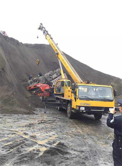 云阳上犹道路救援